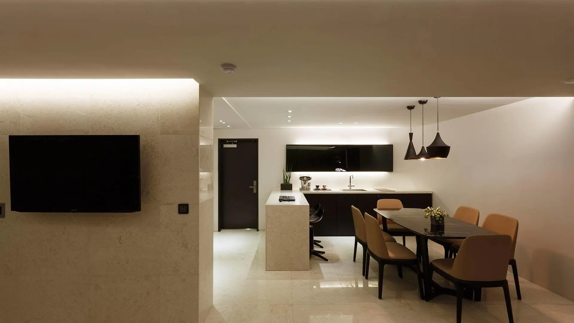 H Hotel Seoul 2*,  South Korea